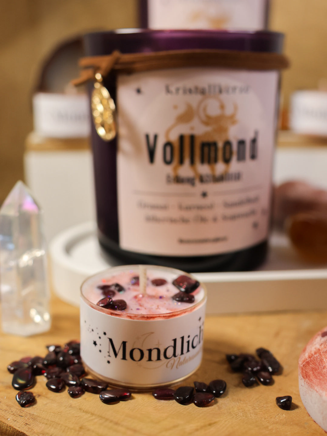 Kristallkerze „Vollmond im Stier“ Erdung & Stärke mit Granat, Rauchquarz und Sandelholz