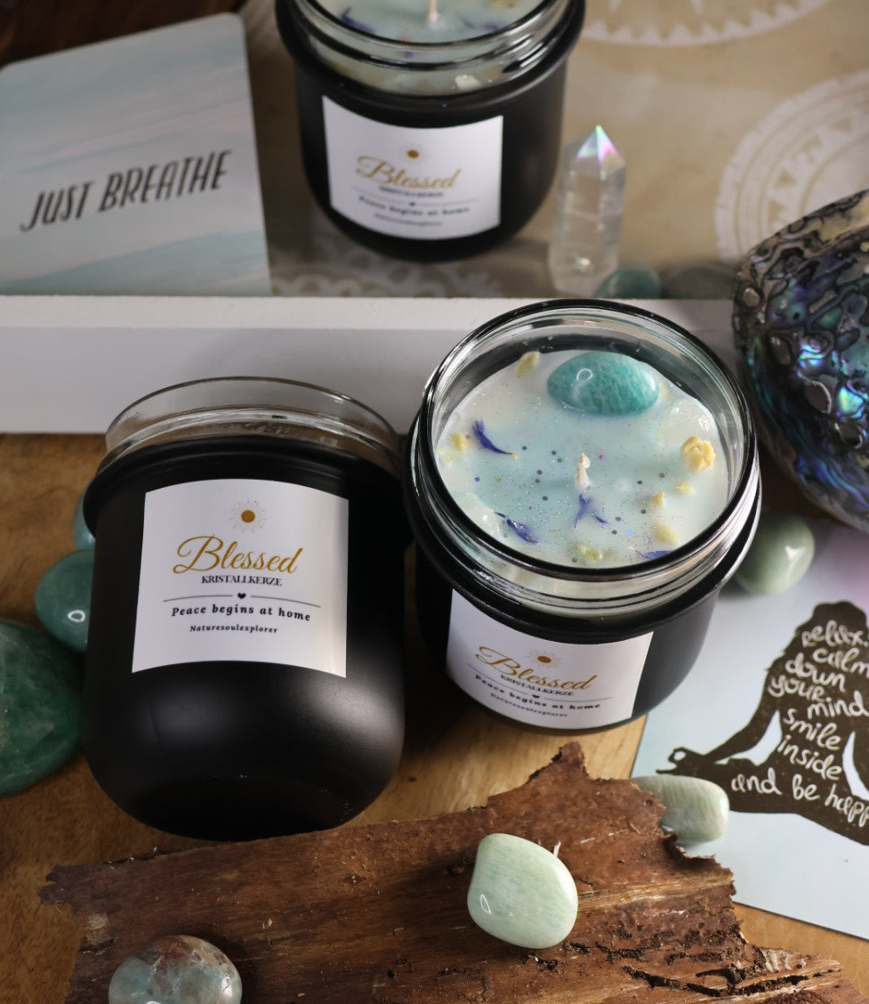 Kristallkerze „Blessed“ mit Amazonit & Bergkristall