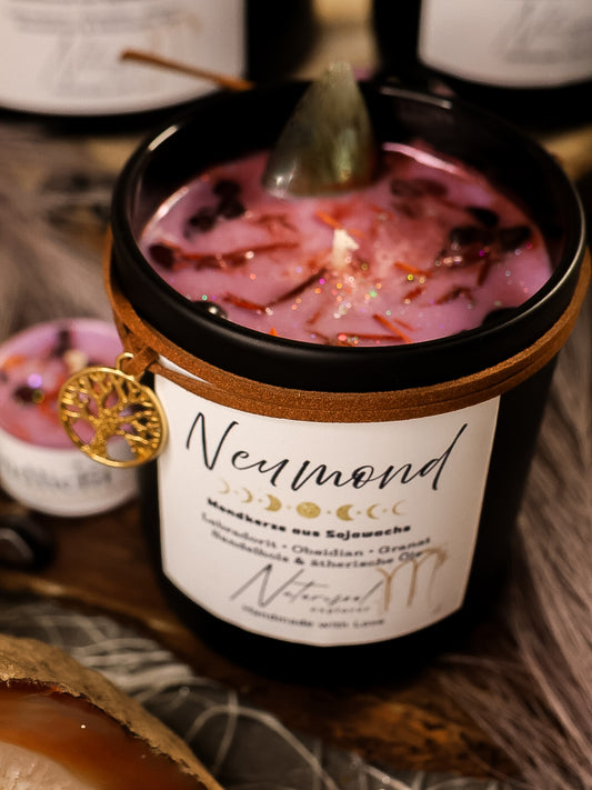 Kristallkerze „Neumond“ mit Obsidian, Labradorit, Granat & Sandelholz